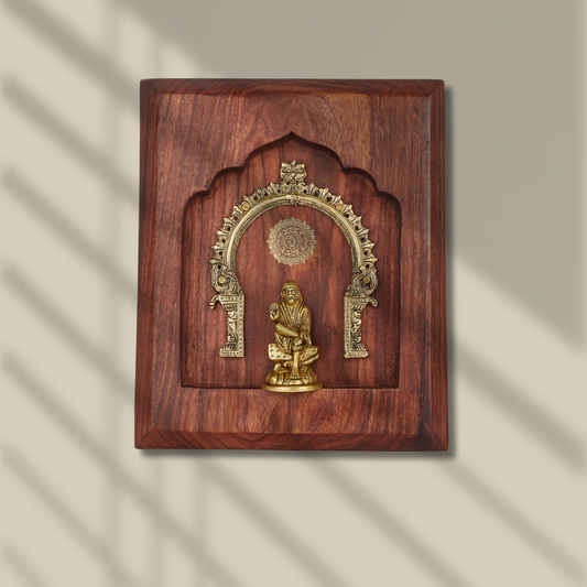 Saibaba Brass Idol with Prabhavali – Framed on Sheesham Wood